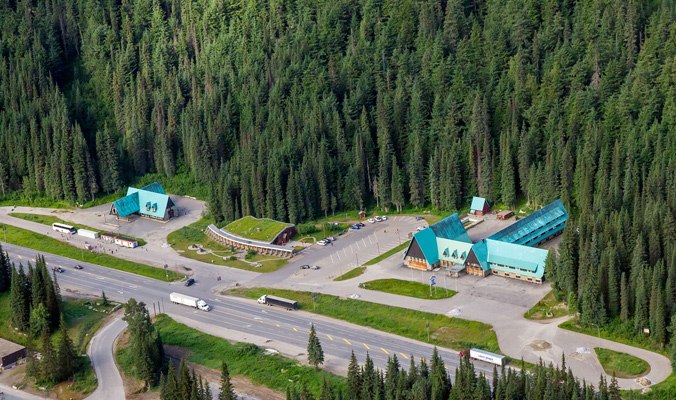 The building complex at Rogers Pass. [Photo] R. Buchanan for Parks Canada